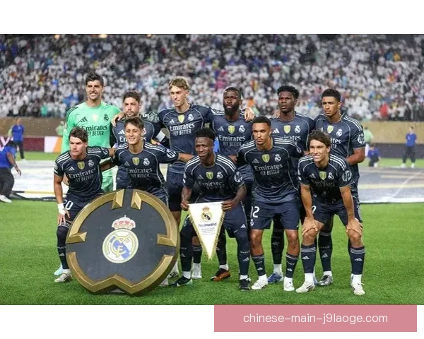 巴尔韦德对阵曼城世俱杯一战中个人能力全面爆发解析关键表现与比赛影响力 巴尔韦德对阵曼城世俱杯一战中个人能力全面爆发解析关键表现与比赛影响力