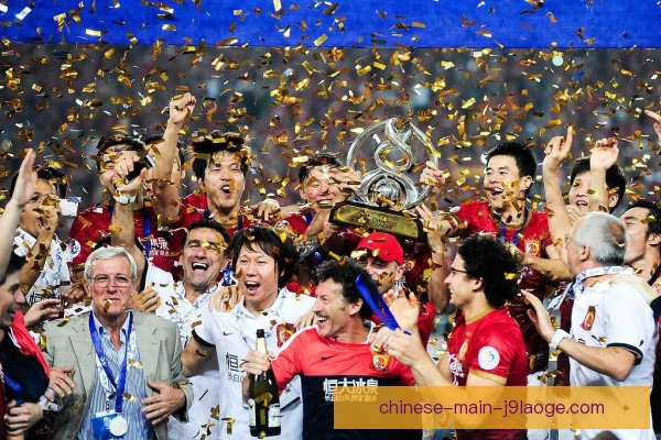 2011年恒大中超夺冠：中路渗透与二过一配合成就王朝起点